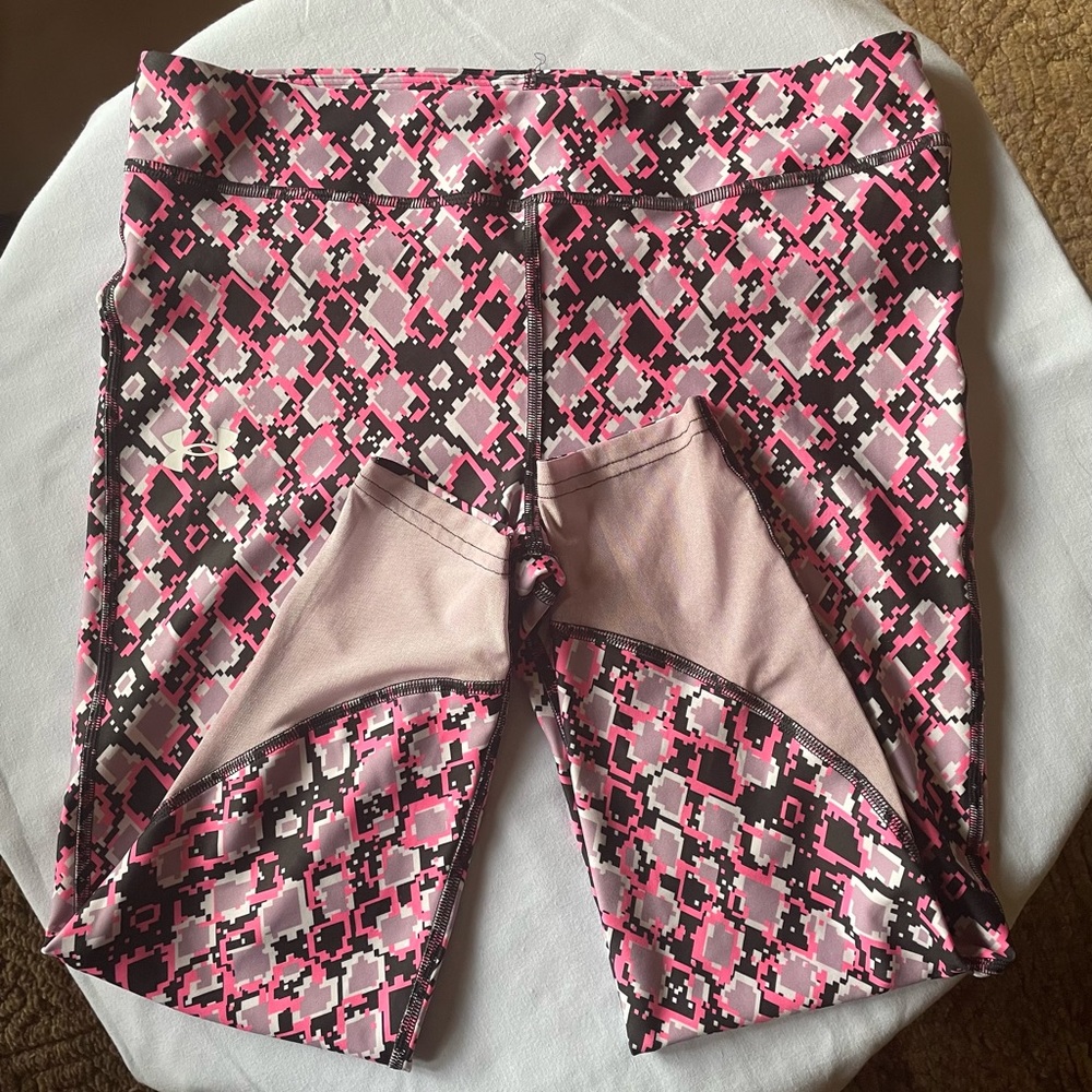 Girls' Under Armour Printed Ankle Cropped leggings.
